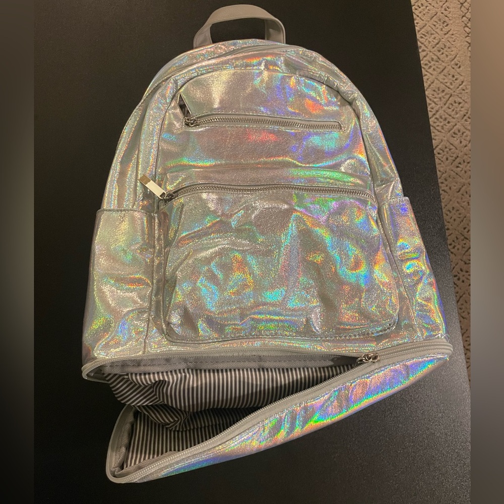 Shiny Backpack - Picture 3 of 6